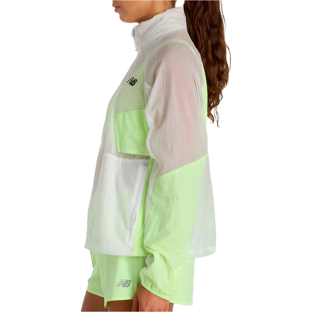 New Balance Chaqueta Running Mujer RC Jacket vista detalle