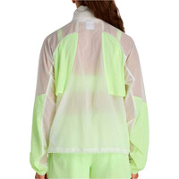 New Balance Chaqueta Running Mujer RC Jacket vista trasera