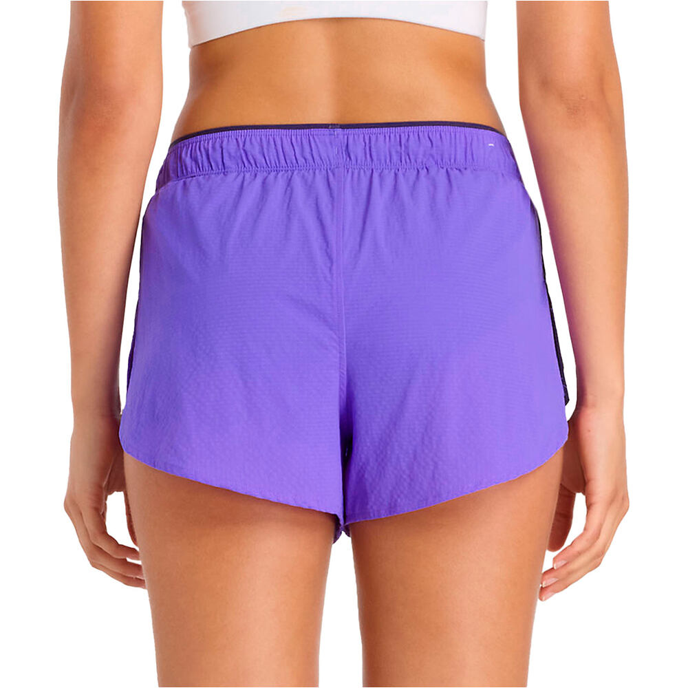 New Balance pantalón running mujer RC Ultra Light Printed Short 3 vista trasera