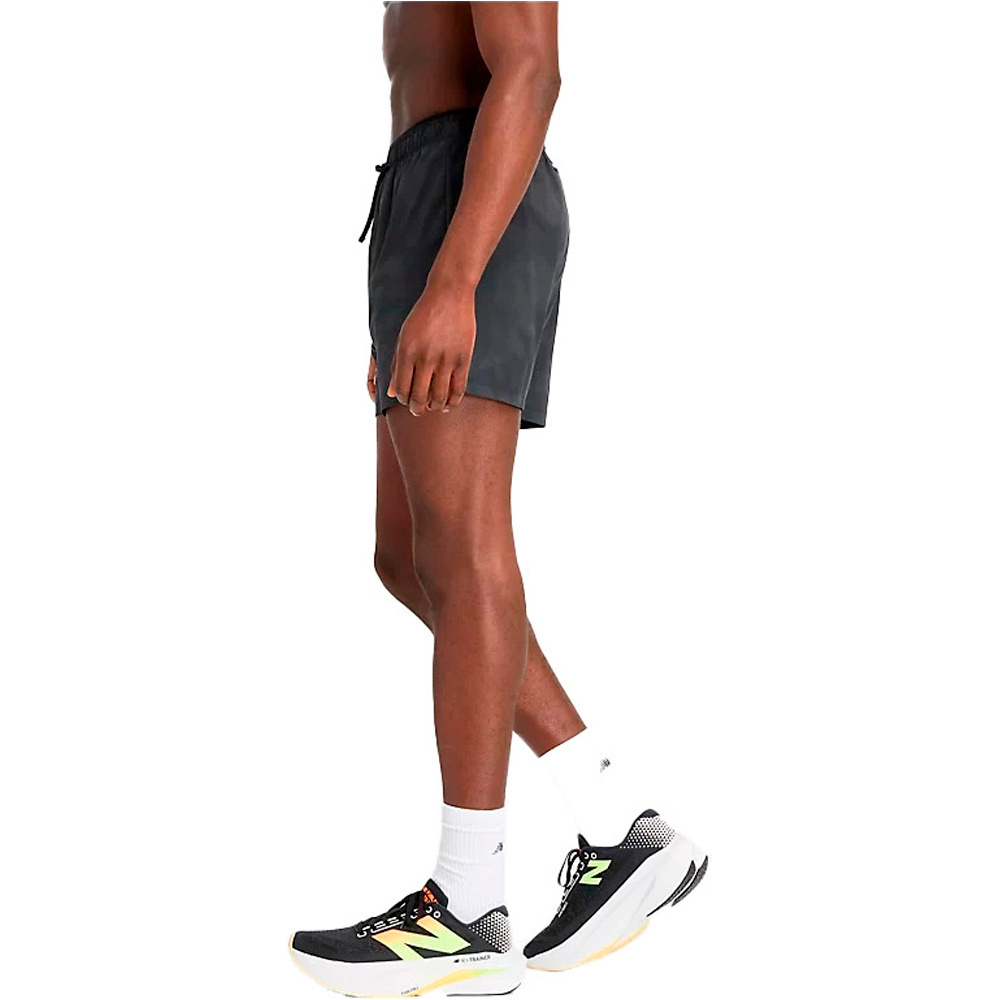 New Balance pantaloneta técnica hombre RC Reflective Short 5 vista detalle