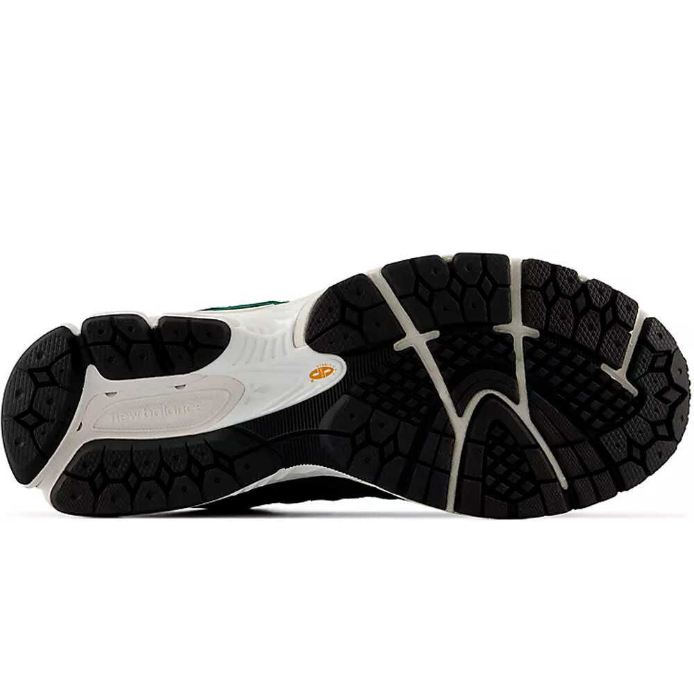 New Balance zapatilla moda hombre 2002R vista trasera