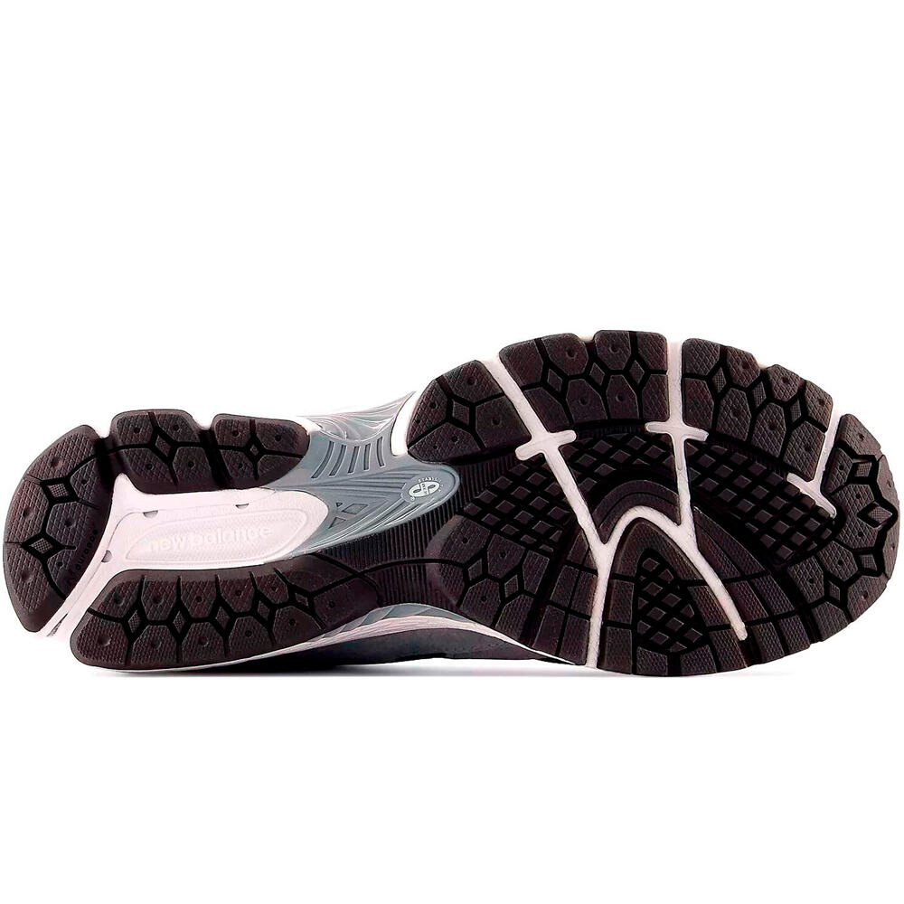 New Balance zapatilla moda mujer M2002R vista trasera