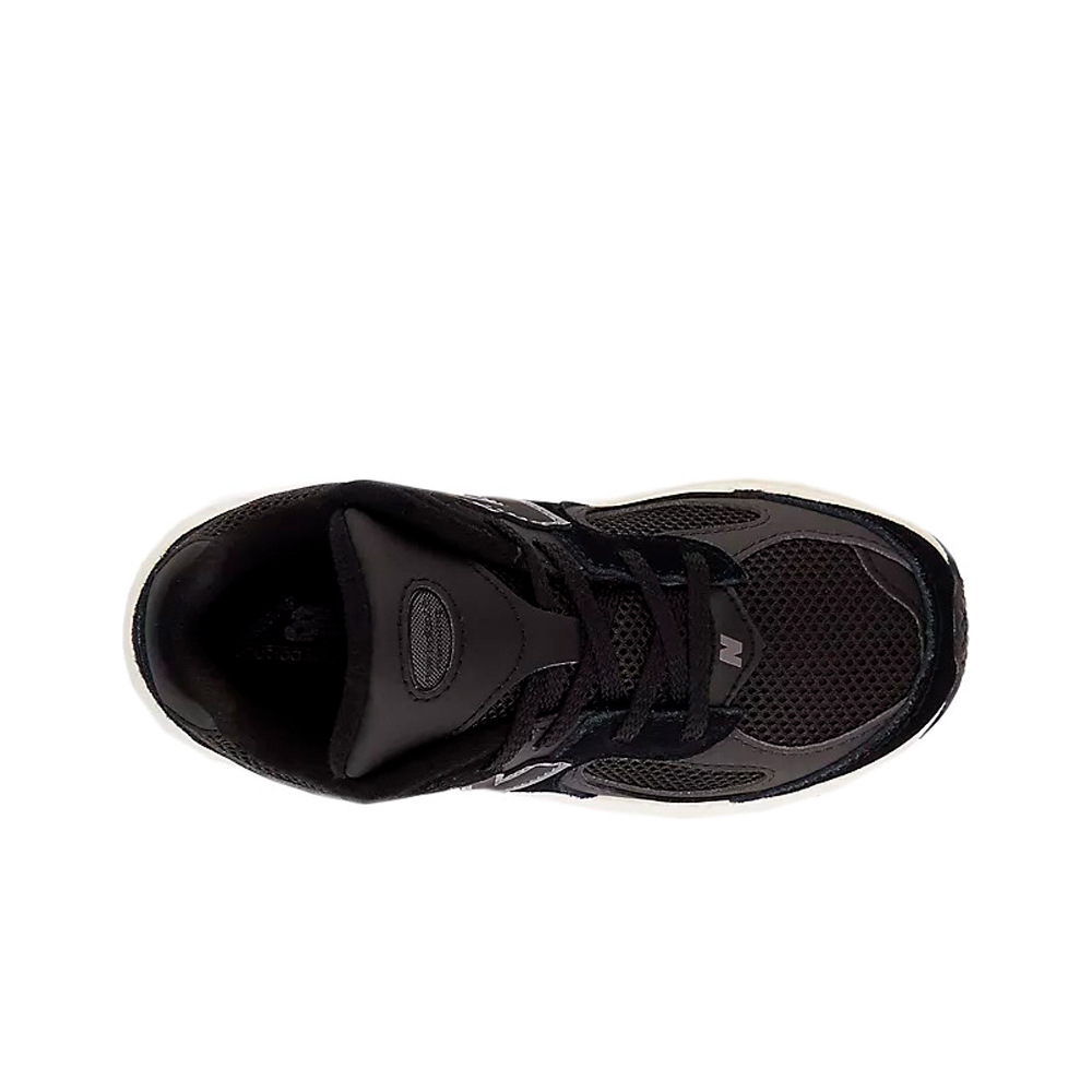 New Balance zapatilla moda niño 2002 vista superior