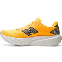 New Balance zapatilla running hombre FuelCell Rebel v5 puntera