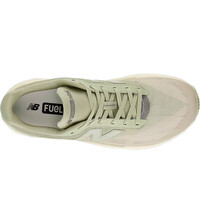 New Balance zapatilla running hombre FuelCell Rebel v5 vista superior