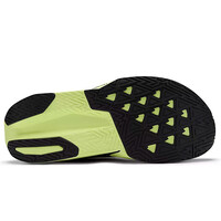 New Balance zapatilla running hombre FuelCell Rebel v5 vista trasera