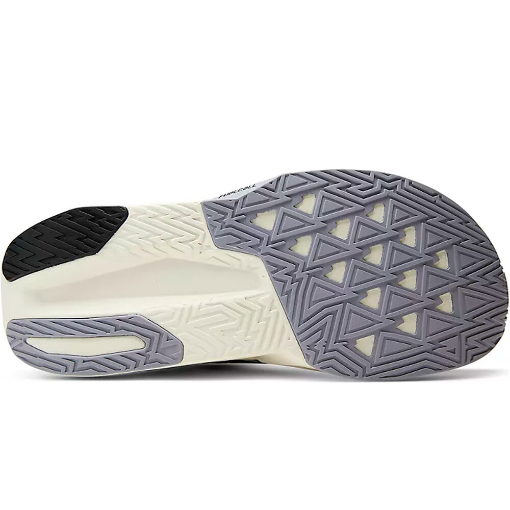 New Balance zapatilla running hombre FuelCell Rebel v5 vista trasera