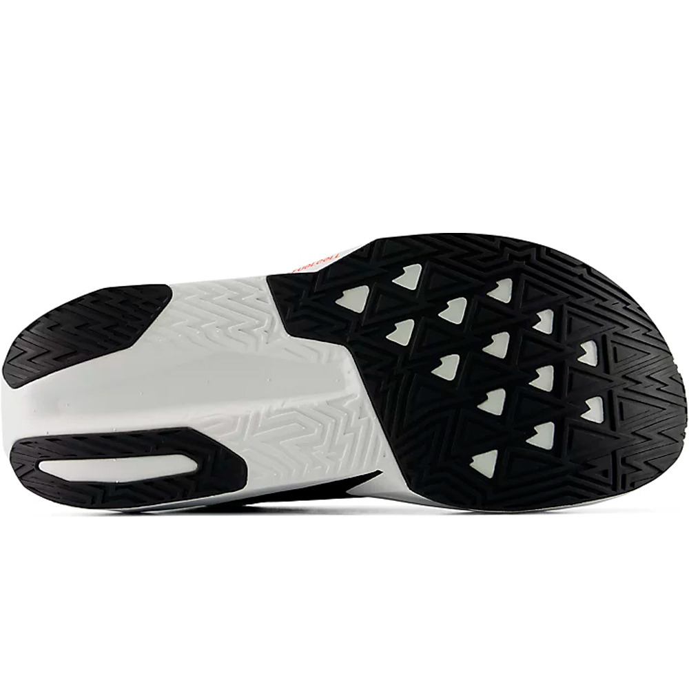 New Balance zapatilla running hombre FuelCell Rebel v5 vista trasera