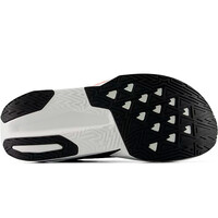 New Balance zapatilla running hombre FuelCell Rebel v5 vista trasera