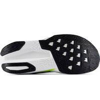 New Balance zapatilla running hombre FuelCell Rebel v5 vista trasera