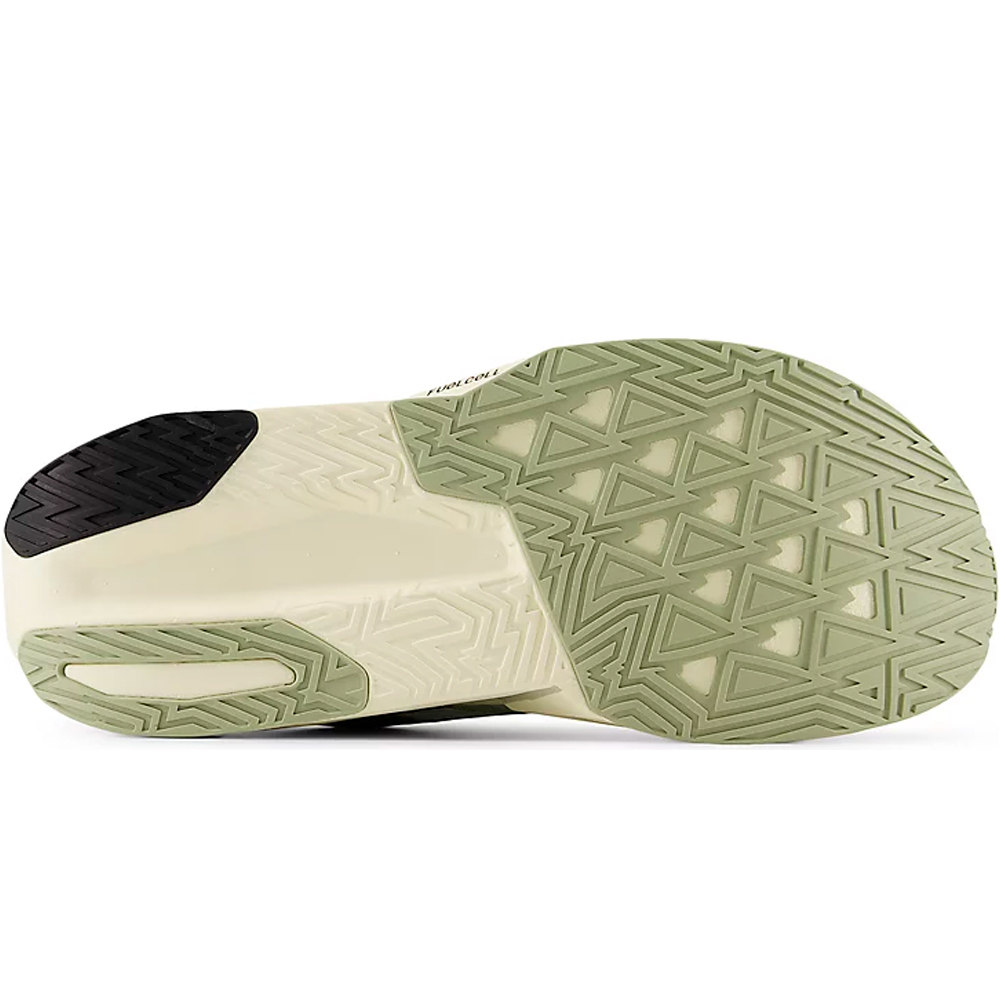 New Balance zapatilla running hombre FuelCell Rebel v5 vista trasera