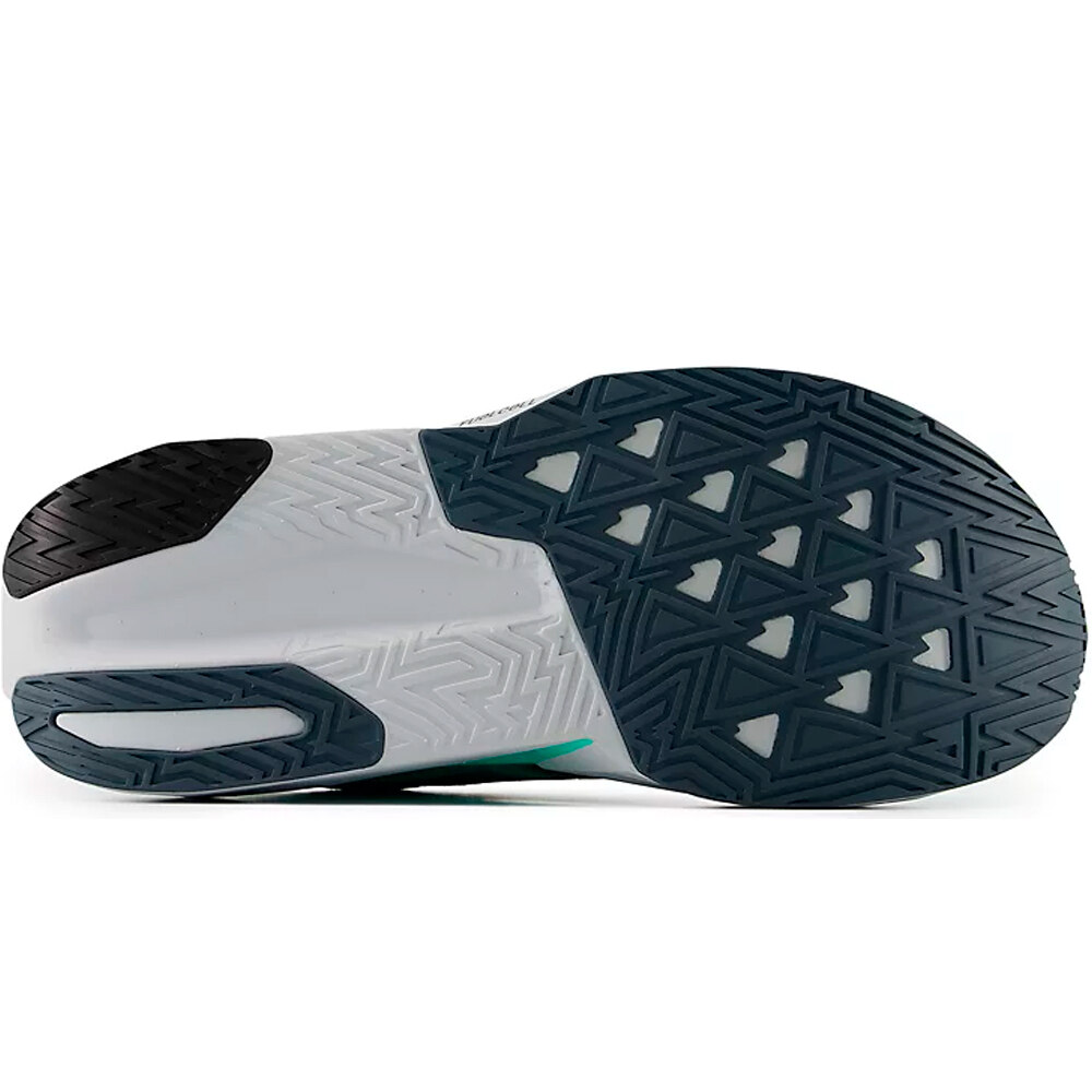 New Balance zapatilla running hombre FuelCell Rebel v5 vista trasera