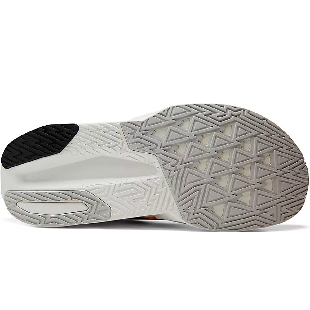 New Balance zapatilla running hombre FuelCell Rebel v5 vista trasera