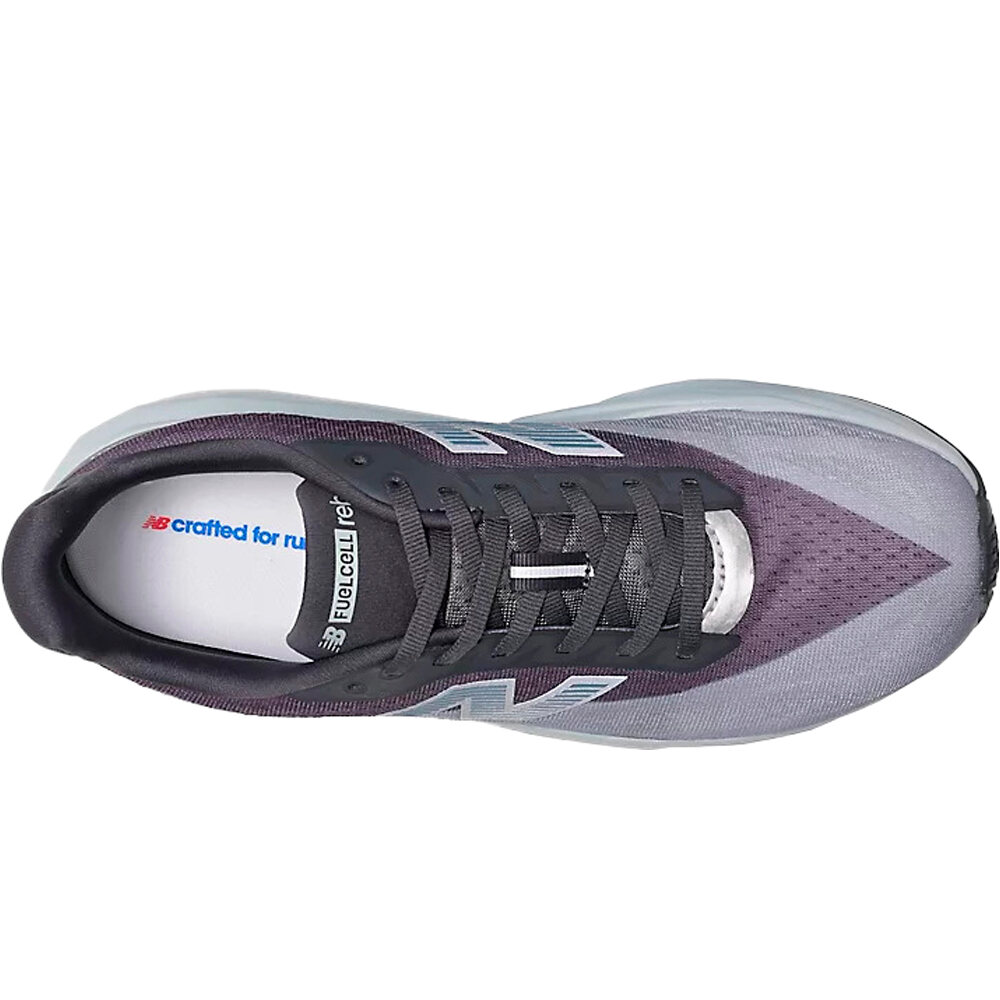 New Balance zapatilla running hombre FuelCell Rebel v5 vista trasera