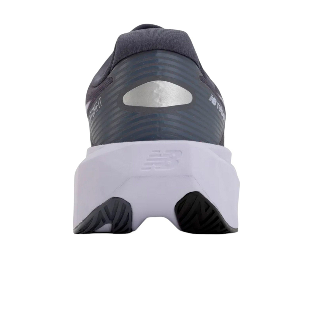 New Balance zapatilla running mujer FuelCell Rebel v5 vista trasera