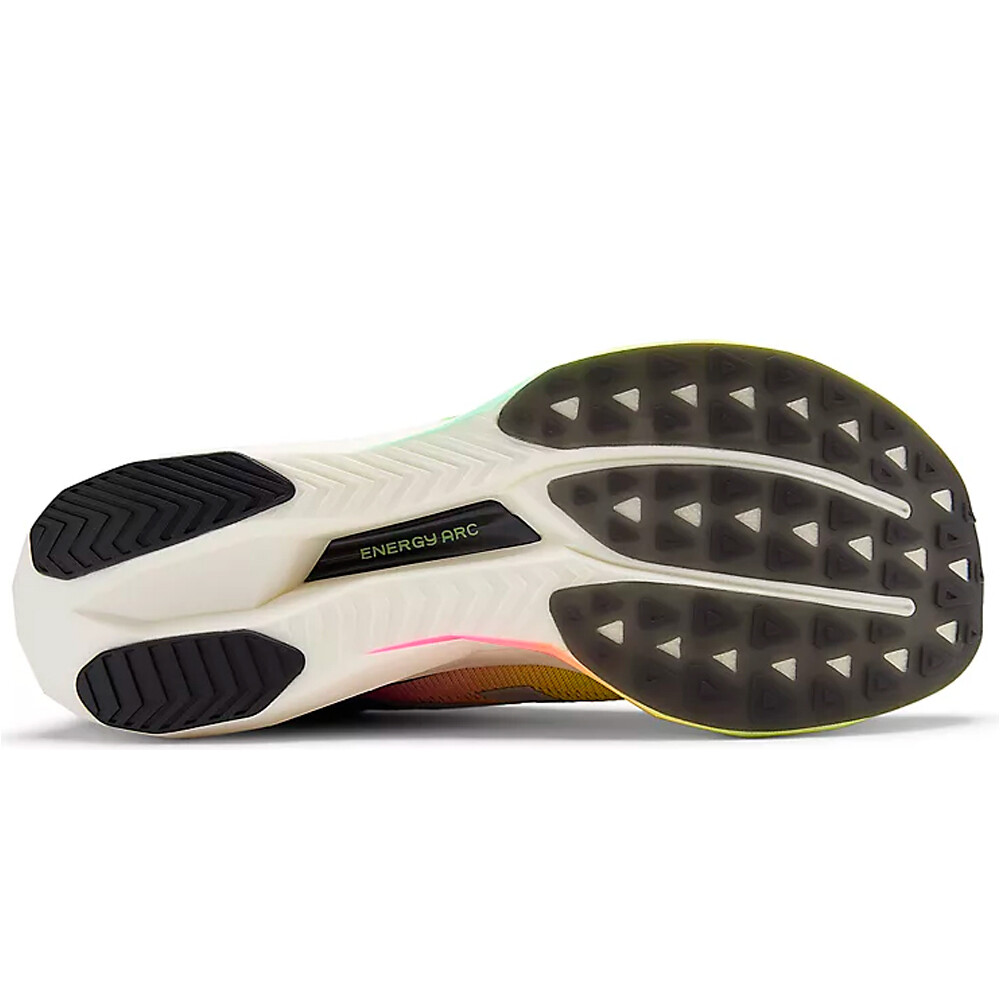 New Balance zapatilla running mujer FuelCell SuperComp Elite v5 vista trasera