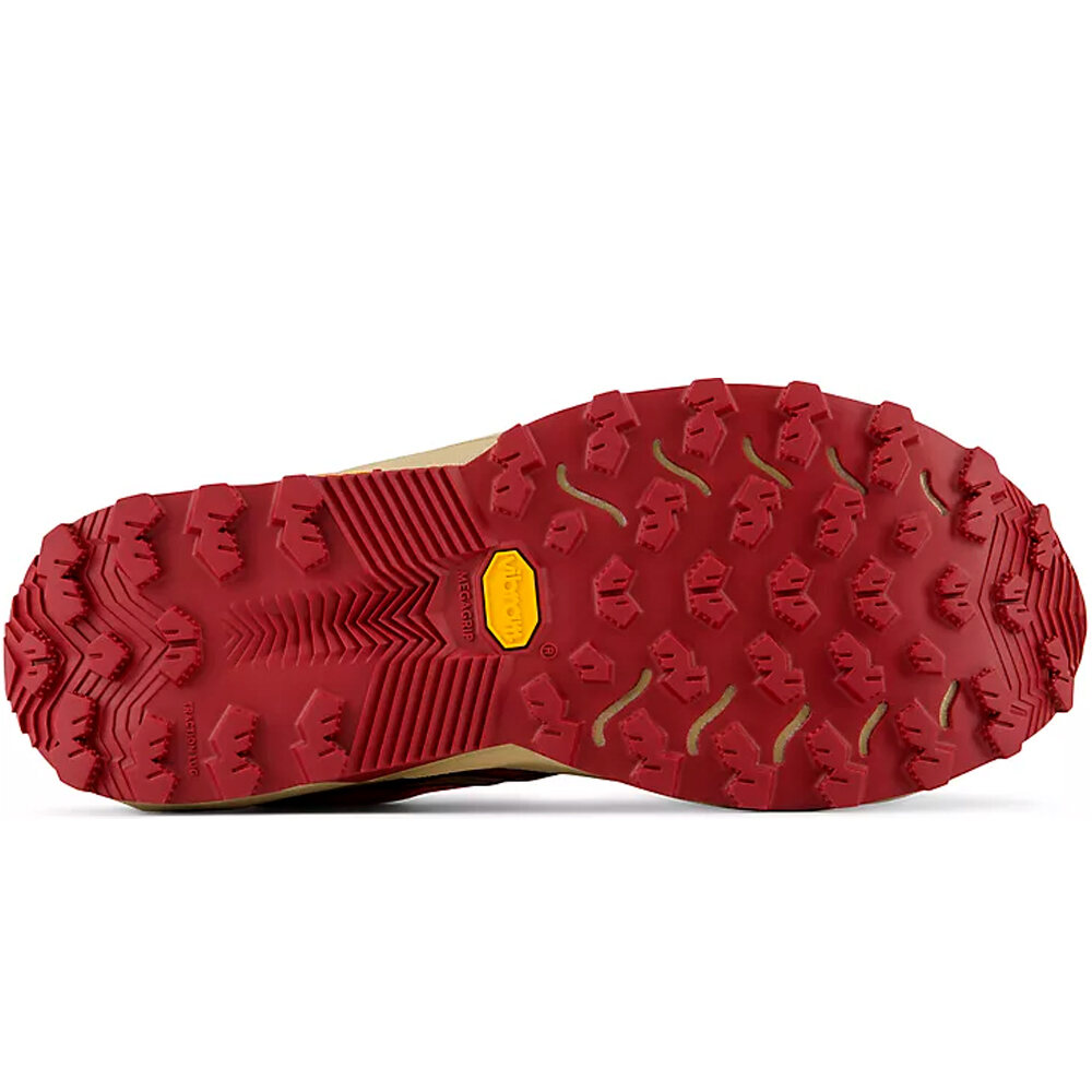 New Balance zapatillas trail hombre FuelCell Rebel Trail vista trasera