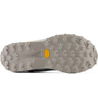 New Balance zapatillas trail hombre FuelCell Rebel Trail vista trasera
