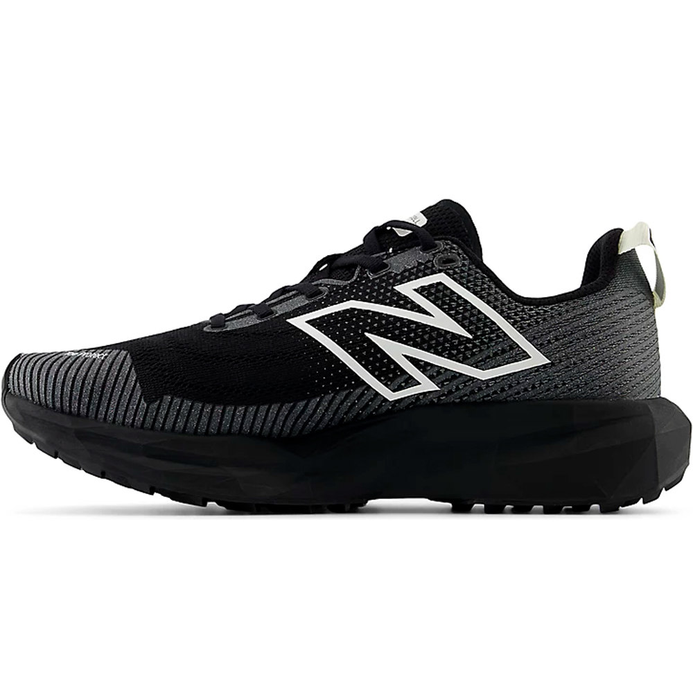 New Balance zapatillas trail hombre FuelCell Venym puntera
