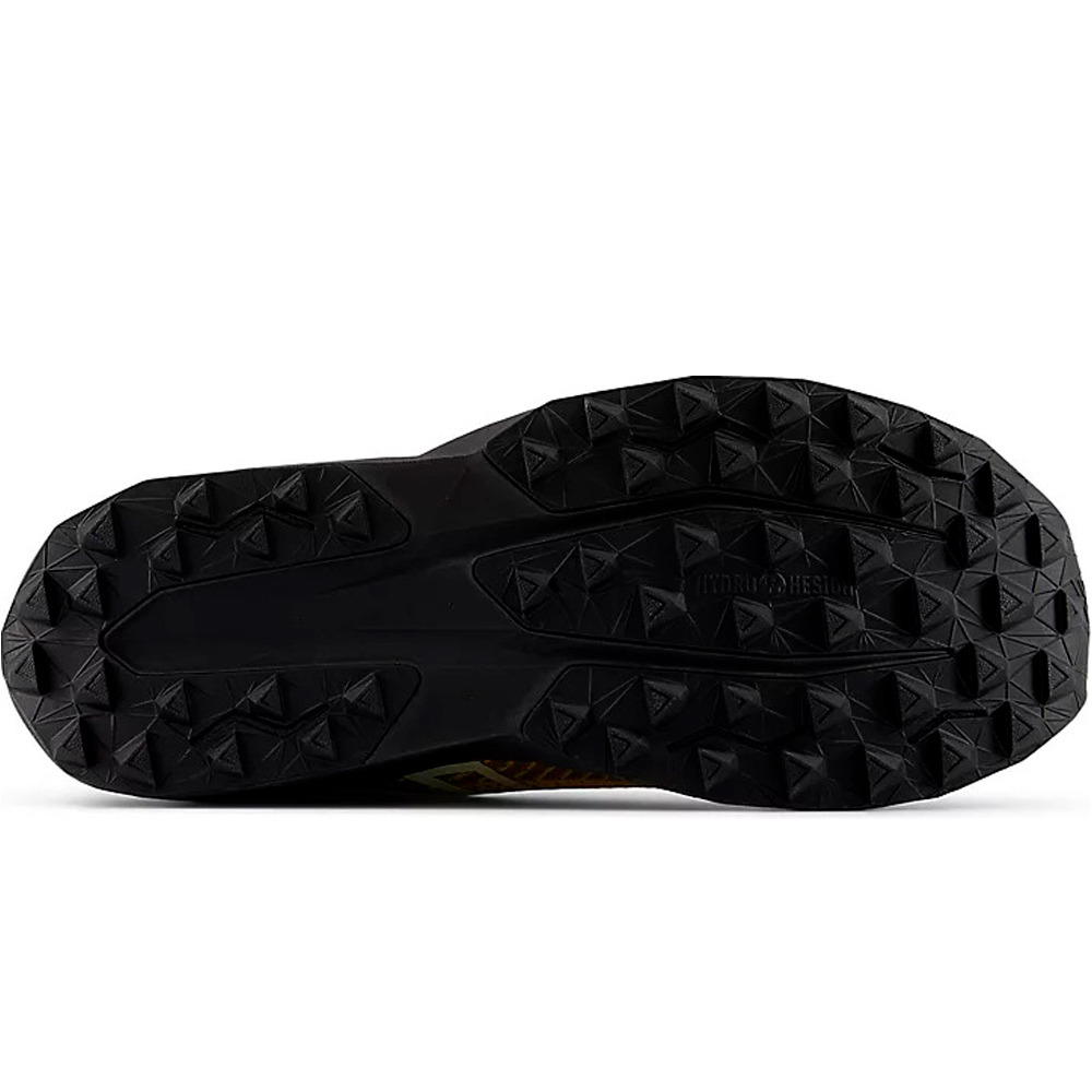 New Balance zapatillas trail hombre FuelCell Venym vista trasera