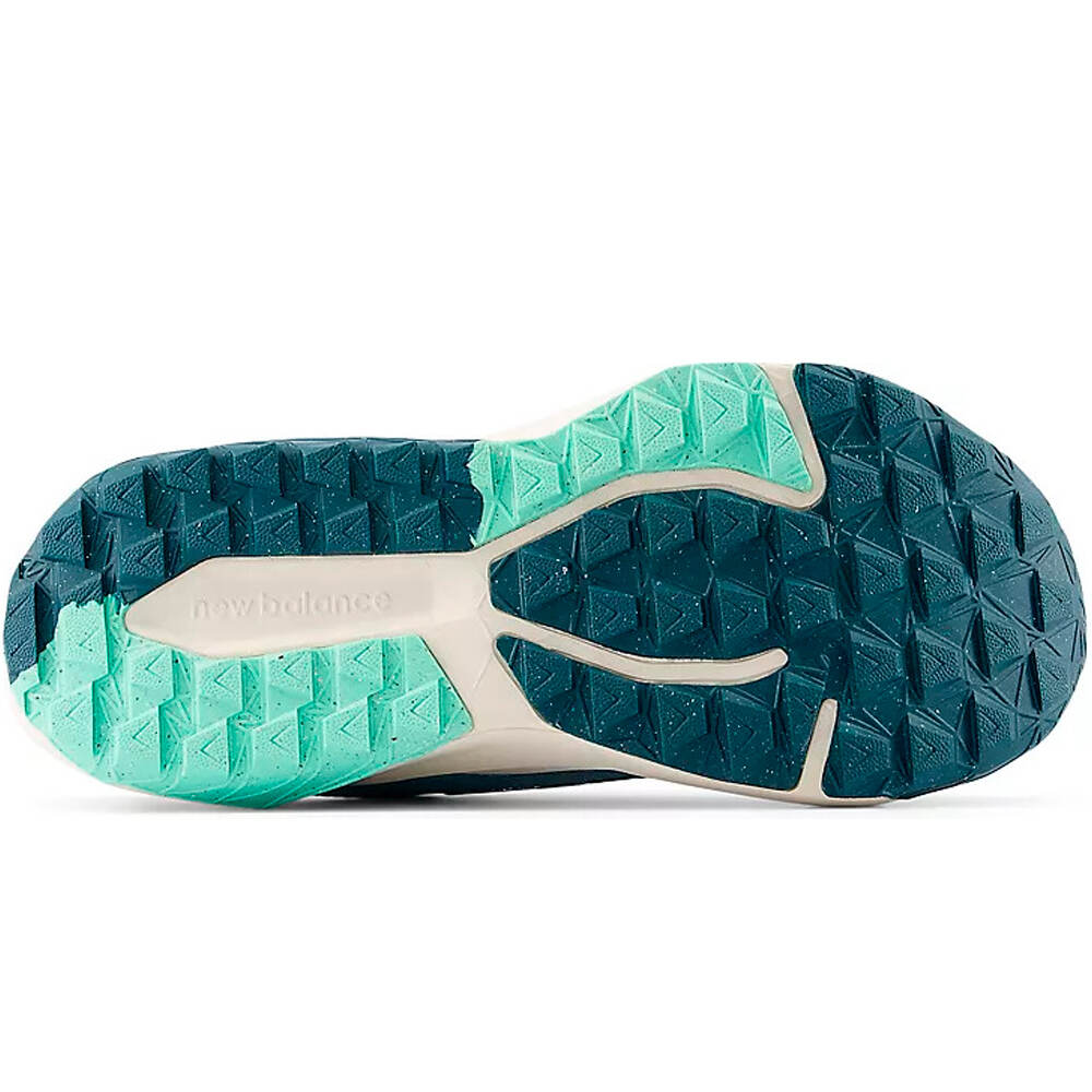 New Balance zapatillas trail mujer DynaSoft Nitrel v6 vista trasera