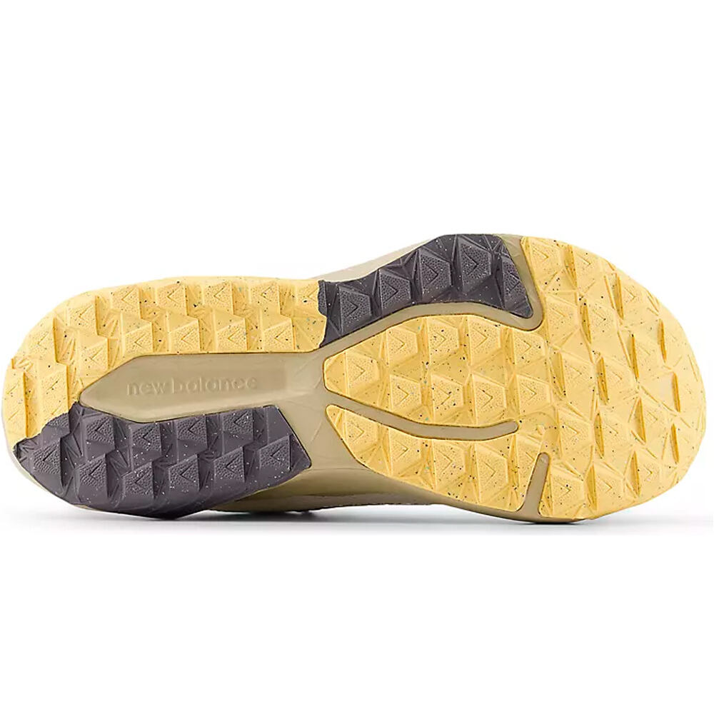 New Balance zapatillas trail mujer DynaSoft Nitrel v6 vista trasera