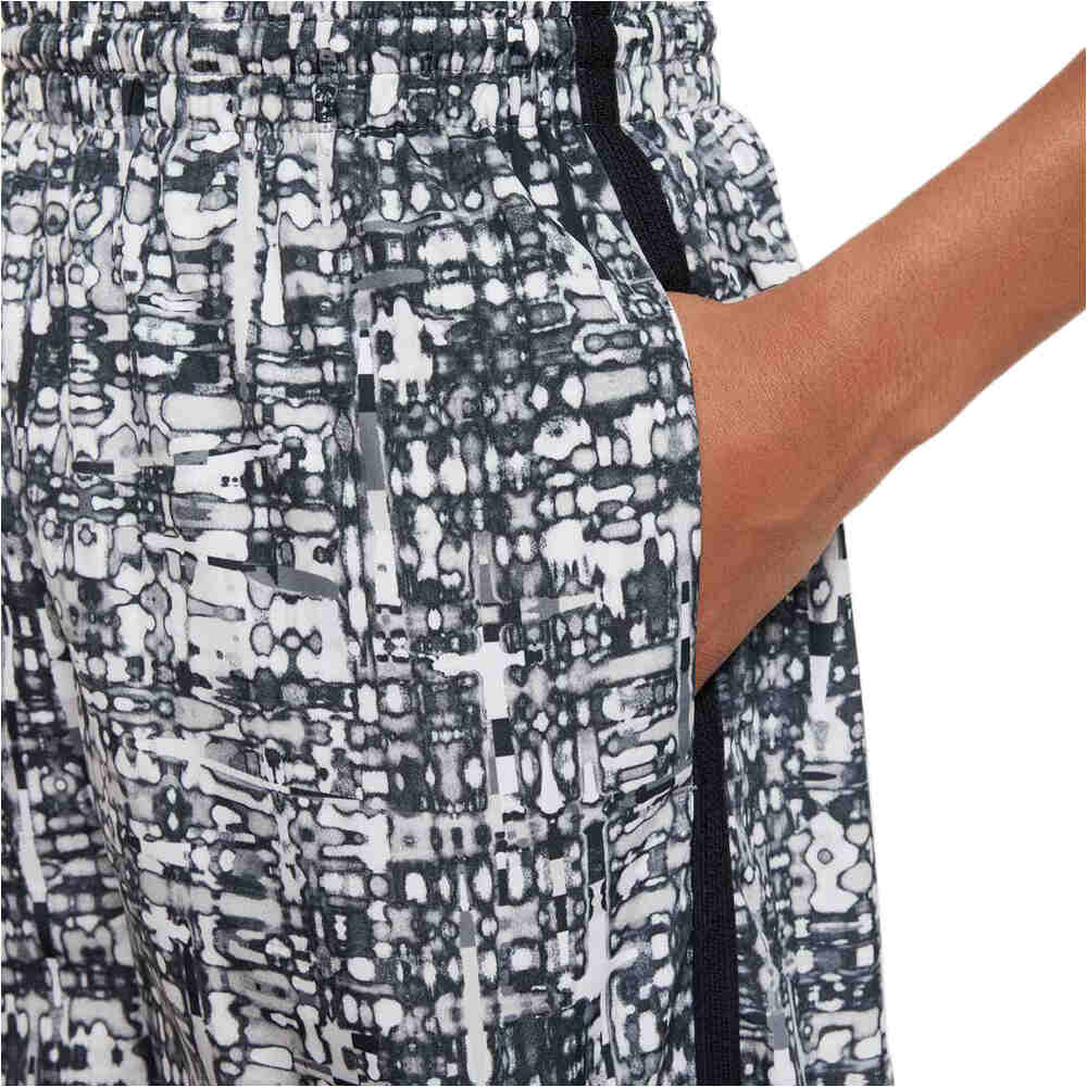 Nike bermuda niño B NK DF MULTI SHORT WVN BOLD 03