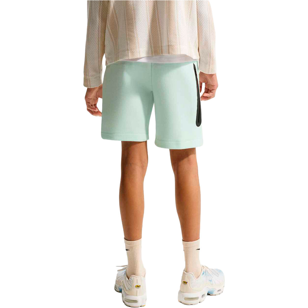 Nike bermuda niño B NSW TCH FLC SHORT - PD vista trasera