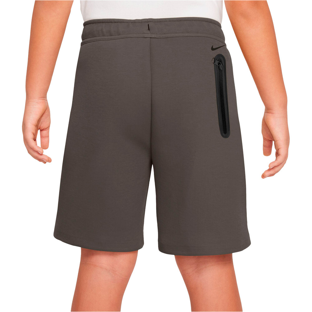 Nike bermuda niño B NSW TCH FLC SHORT - PD vista trasera