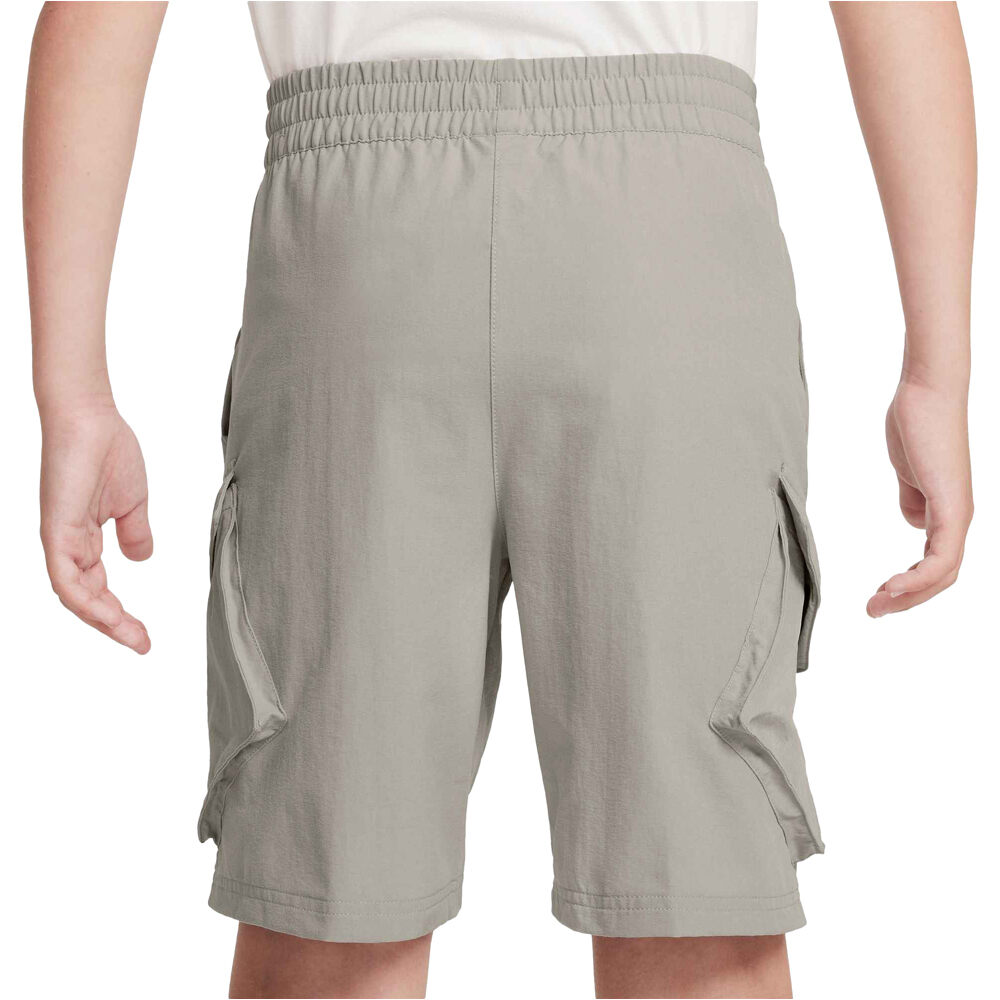Nike bermuda niño K NSW CITY UTILITY CARGO SHORT vista trasera