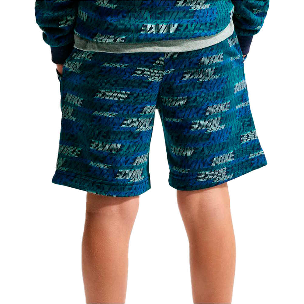 Nike bermuda niño K NSW CLUB FLC FT SHORT AOP vista trasera