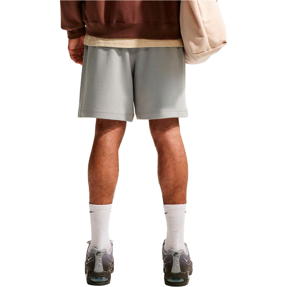 Nike bermudas hombre M NK CLUB VARSITY SHORT vista trasera