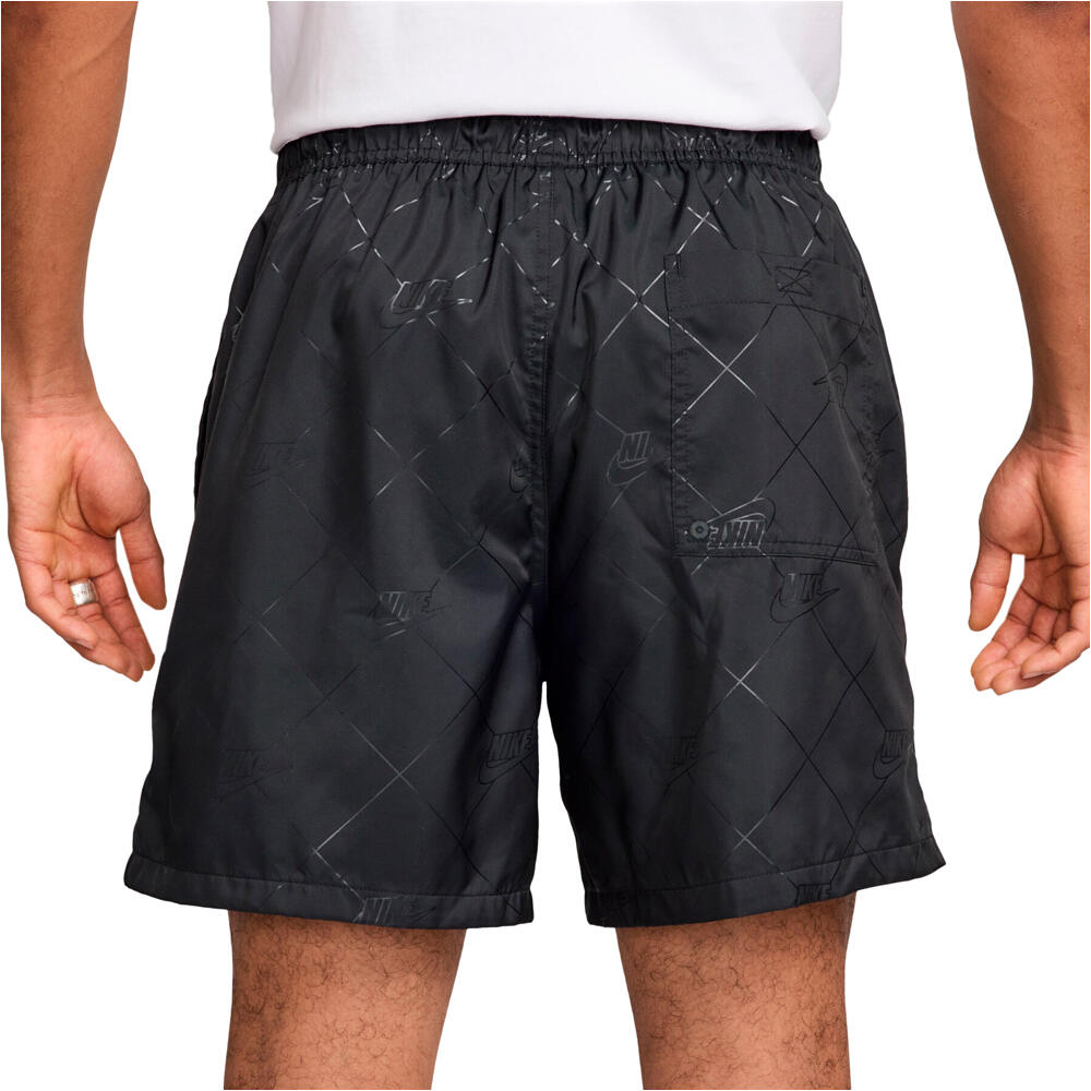 Nike bermudas hombre M NK CLUB WVN FLW EMBSS REISSE vista trasera