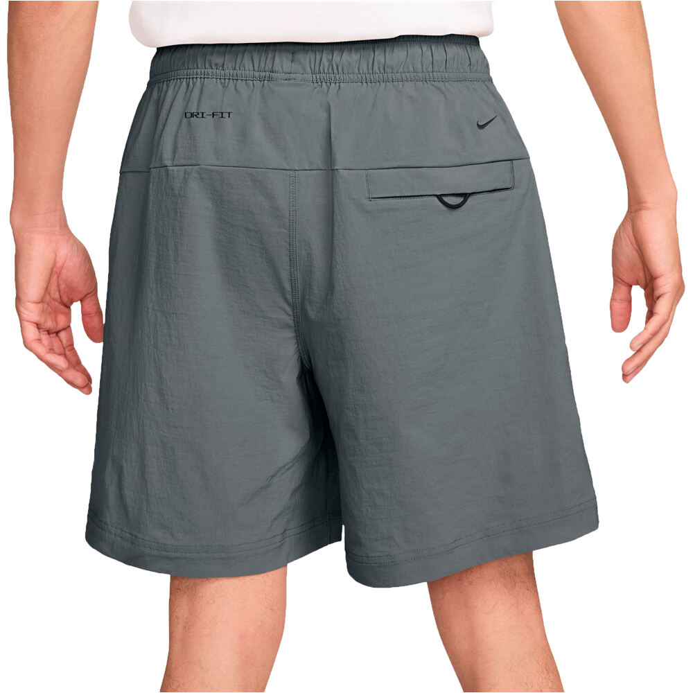 Nike bermudas hombre M NK DF TECH WVN SHORT vista trasera