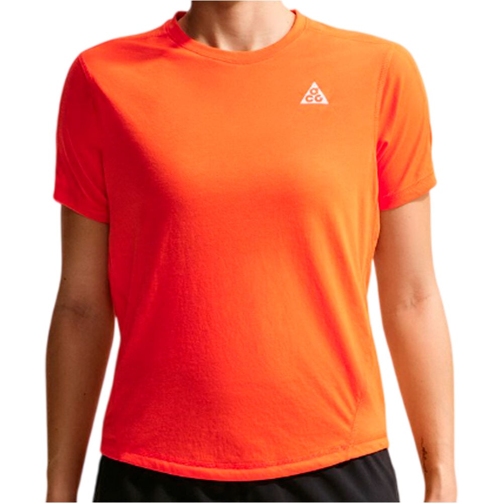 Nike camiseta entrenamiento manga corta mujer W ACG TRAIL DF SS TOP vista frontal