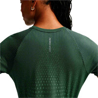 Nike camiseta entrenamiento manga corta mujer W NK AF SWIFT TOP SS 03