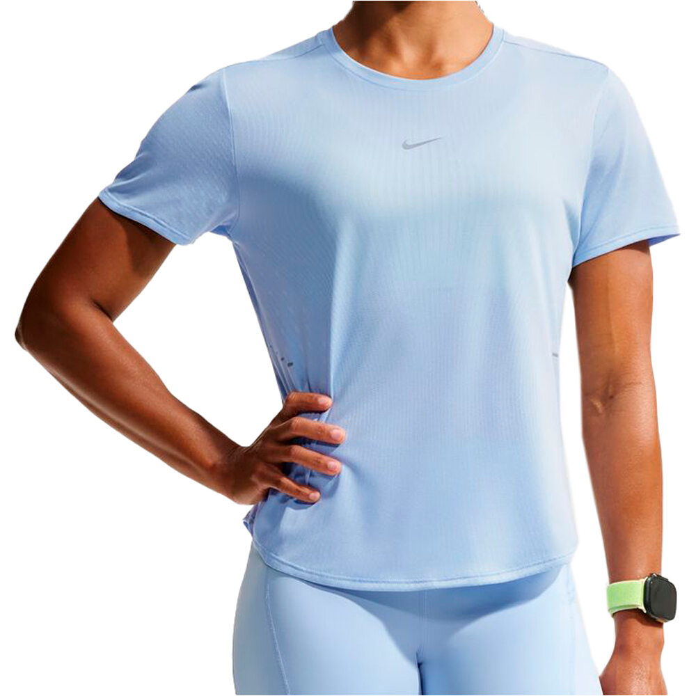 Nike camiseta entrenamiento manga corta mujer W NK AF SWIFT TOP SS vista detalle