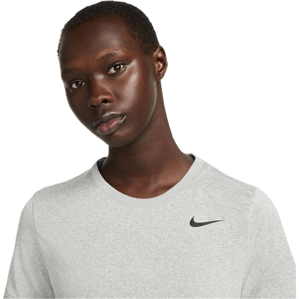 Nike camiseta entrenamiento manga corta mujer W NK DF RLGD SS TEE vista detalle