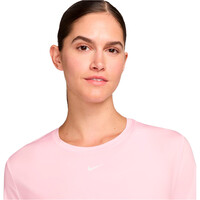 Nike camiseta entrenamiento manga corta mujer W NK ONE CLASSIC DF SS TOP vista detalle