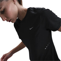 Nike camiseta entrenamiento manga corta mujer W NK SWIFT DF SS TOP 04