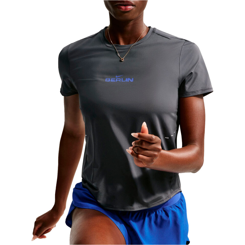 Nike camiseta entrenamiento manga corta mujer W NK SWIFT DF SS TOP BLN vista detalle