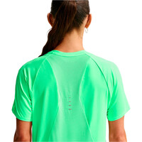 Nike camiseta entrenamiento manga corta mujer W NK SWIFT DF TOP SS STNDRD 03