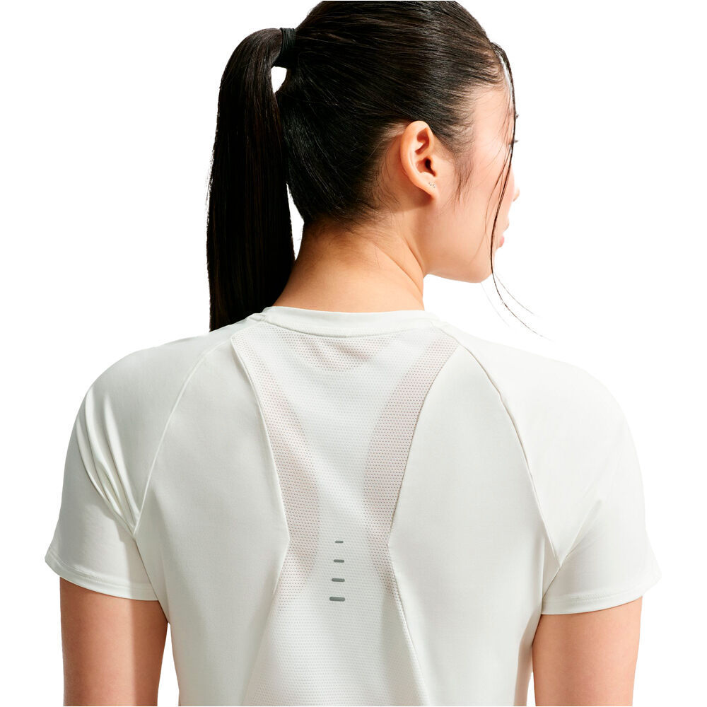 Nike camiseta entrenamiento manga corta mujer W NK SWIFT DF TOP SS STNDRD 03