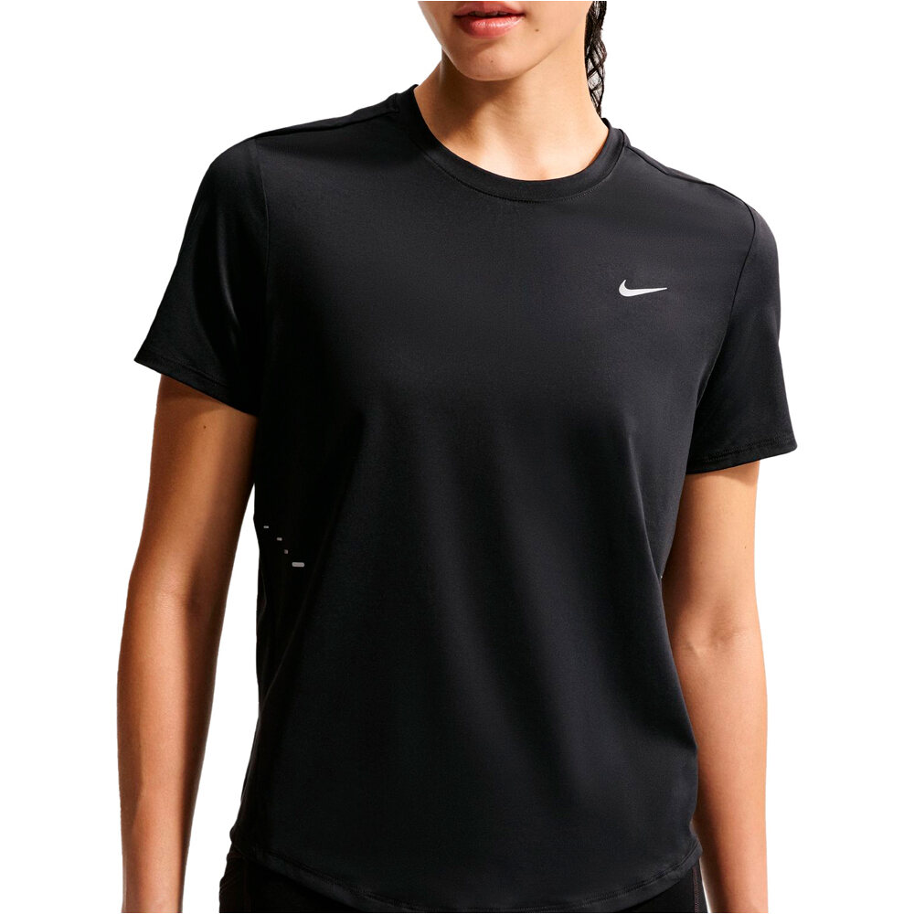 Nike camiseta entrenamiento manga corta mujer W NK SWIFT DF TOP SS STNDRD vista detalle