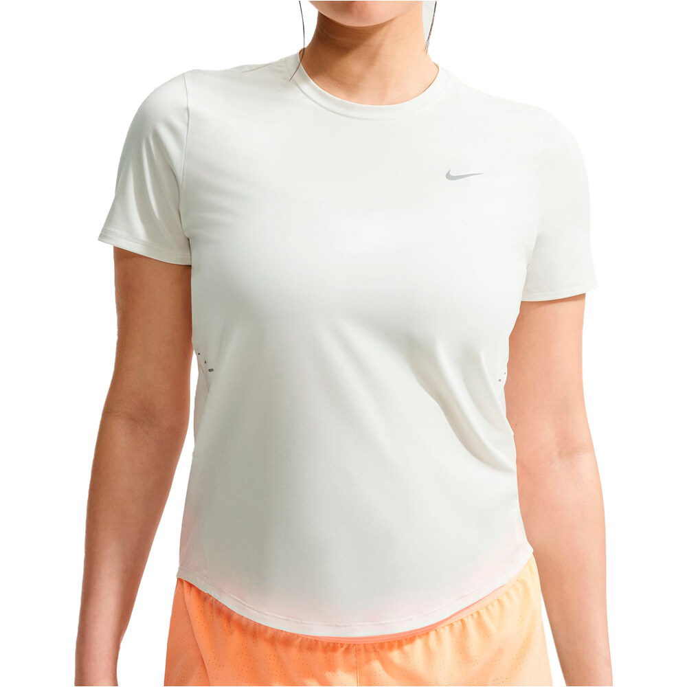 Nike camiseta entrenamiento manga corta mujer W NK SWIFT DF TOP SS STNDRD vista detalle
