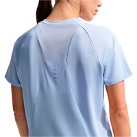 Nike camiseta entrenamiento manga corta mujer W NK SWIFT DF TOP SS STNDRD vista detalle