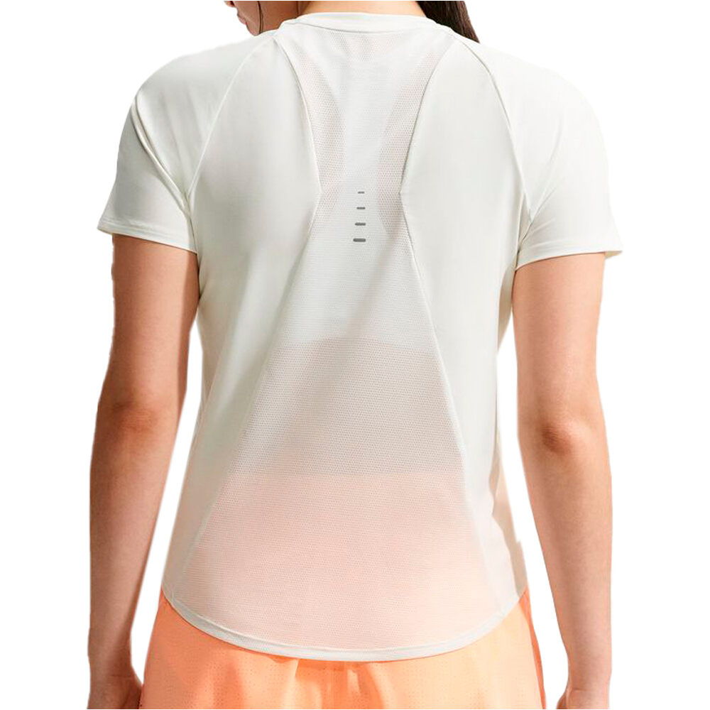 Nike camiseta entrenamiento manga corta mujer W NK SWIFT DF TOP SS STNDRD vista trasera