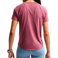 Nike camiseta entrenamiento manga corta mujer W NK SWIFT DF TOP SS STNDRD vista trasera