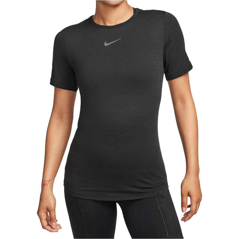 Nike camiseta entrenamiento manga corta mujer W NK SWIFT WOOL DF SS TOP vista frontal