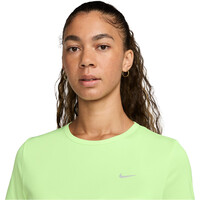Nike camiseta entrenamiento manga corta mujer W NK TEMPO DF SS TOP vista detalle
